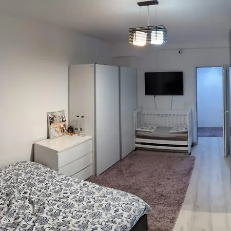 With 4 Rooms, Center Km Zero Bucharest, 4 Rooms, Minimum 4 Nights * Bucharest