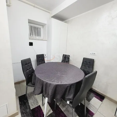 With 4 Rooms, Center Km Zero Bucharest, 4 Rooms, Minimum 4 Nights